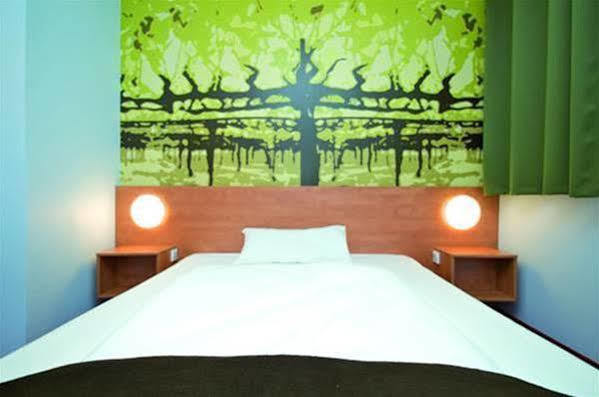 B&B Hotel ไฮล์บรอนน์ ภายนอก รูปภาพ